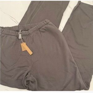 Skims SMOKE Relaxed Pants | Taupe Gray | S